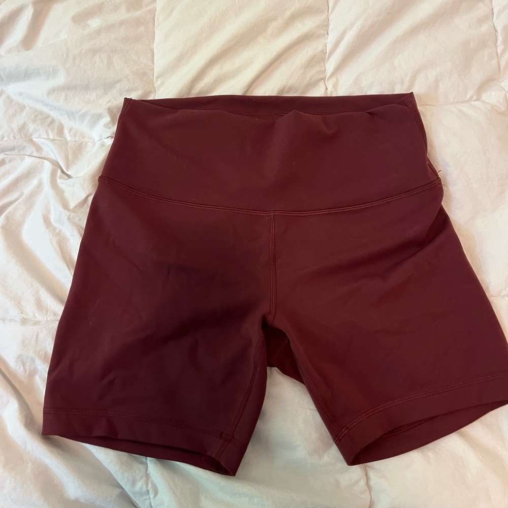 Lululemon Athletica burgundy maroon Wunder Train bike shorts 5” inseam size